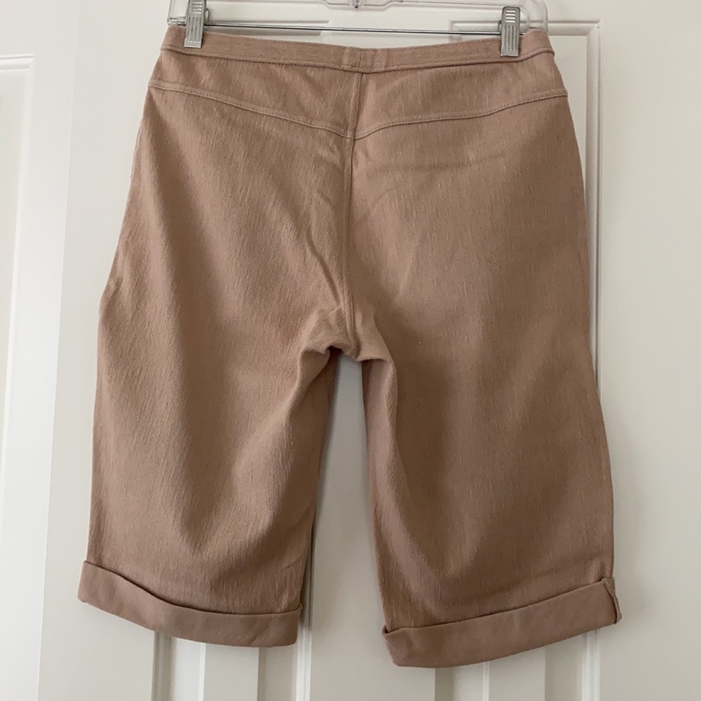 Comfy stretch Hue jean shorts. Size Med. length down 21” Like new condition😊 - Picture 7 of 10